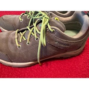 Ladies Columbia Sneakers - Size 9